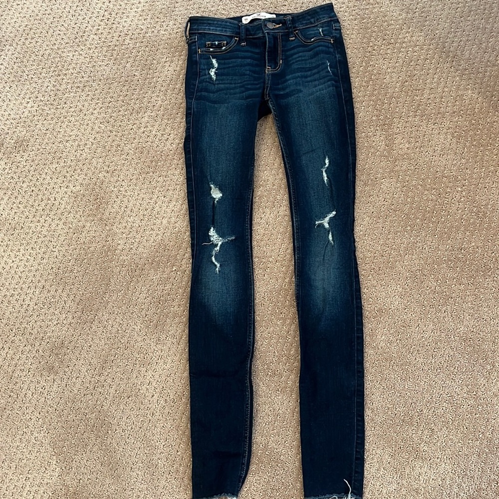 Hollister skinny jeans)!